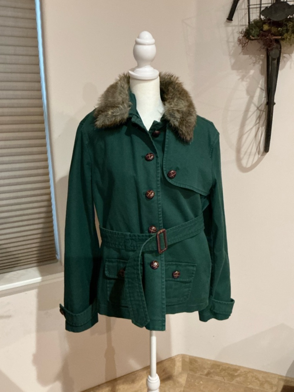 Vintage classic GAP Jacketw/removeable Lining/Collar Size XL